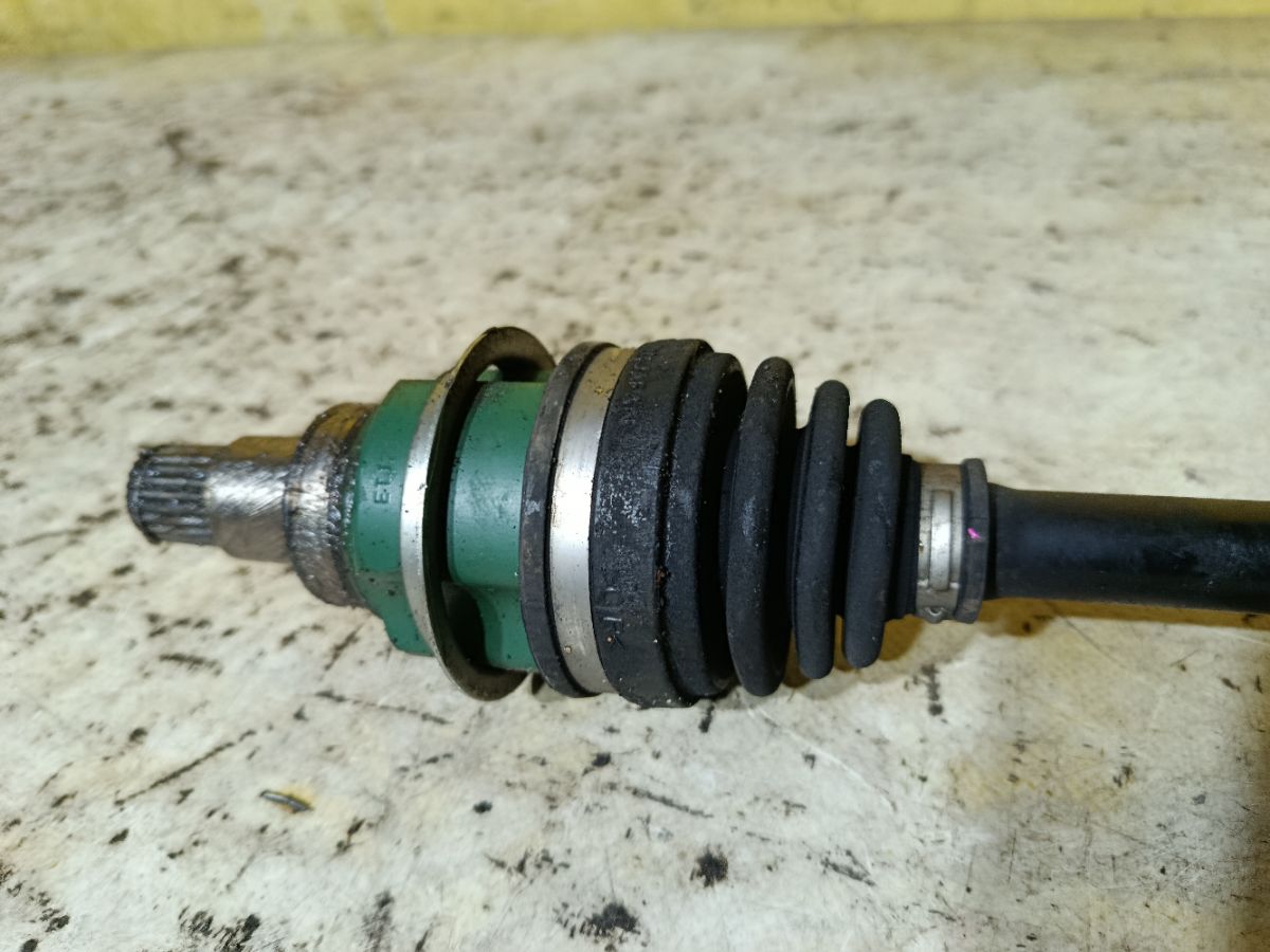 Привод на Daihatsu Move LA100S KF-VE Фото 3