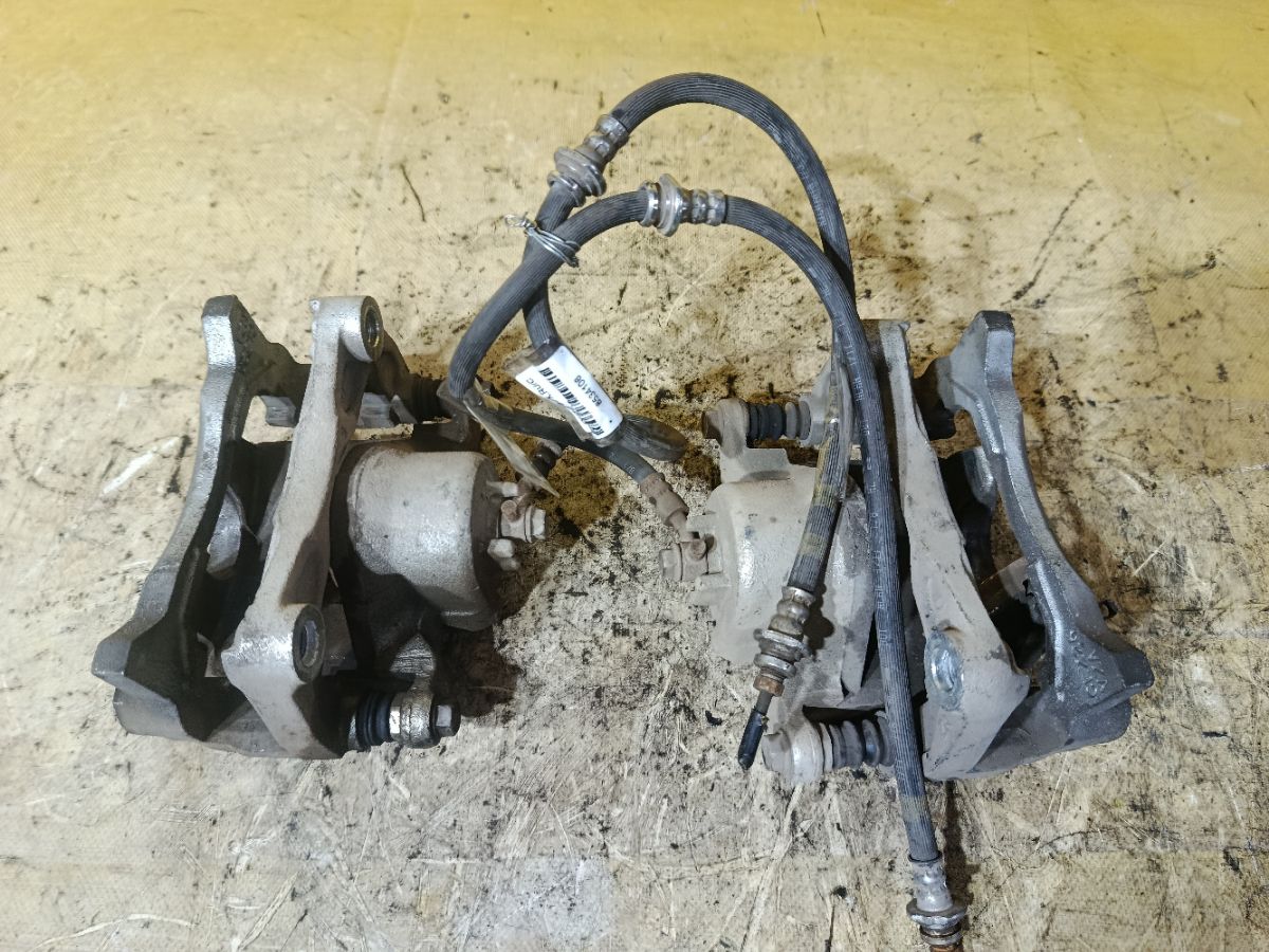 Суппорт на Nissan Leaf AZE0 EM57 Фото 1