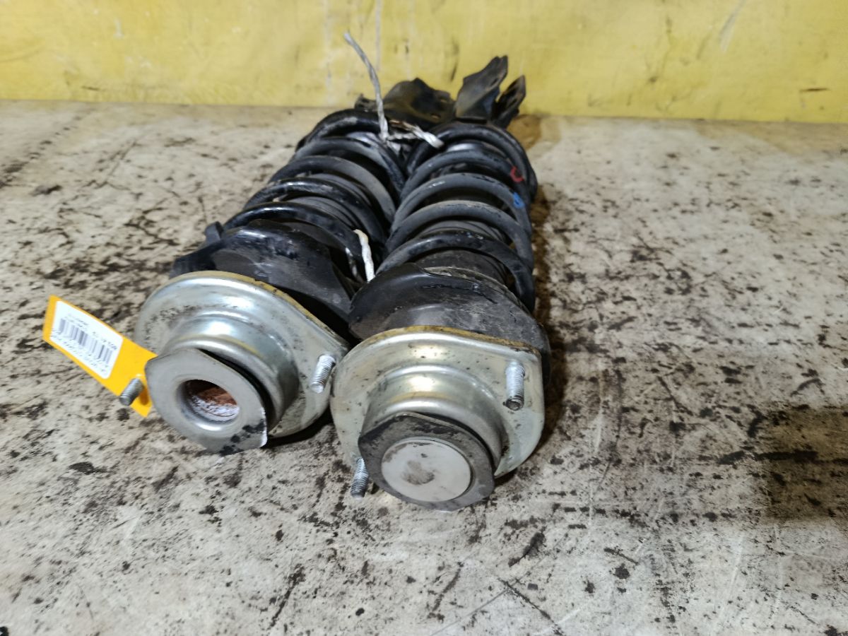 Стойка амортизатора на Daihatsu Move LA100S KF-VE Фото 3