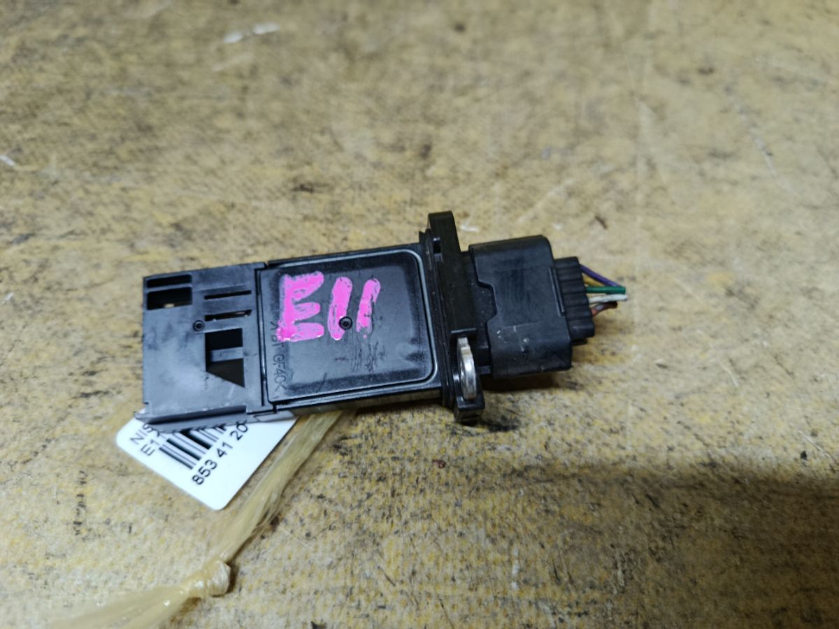 Датчик расхода воздуха 22680-7S000 на Nissan Note E11 HR15DE Фото 3