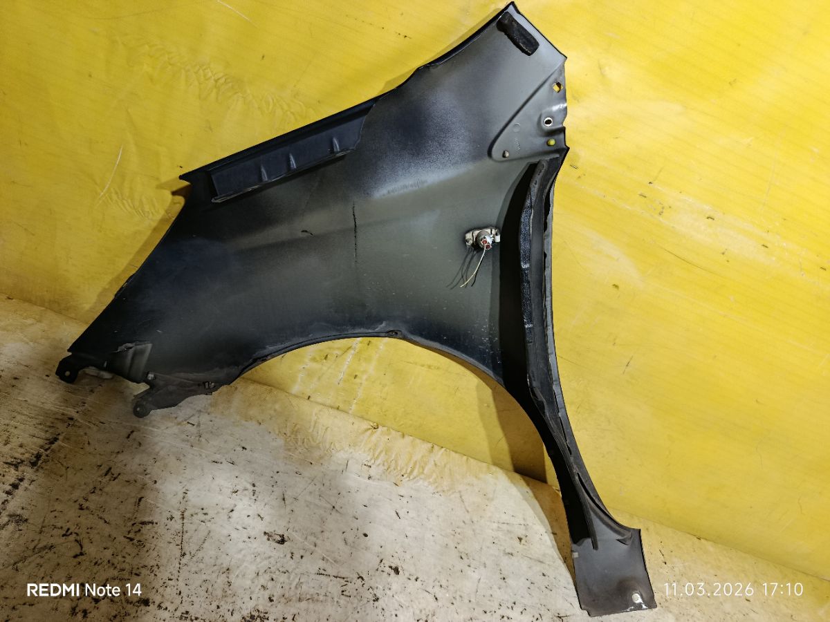Крыло переднее на Nissan Note E11 Фото 9