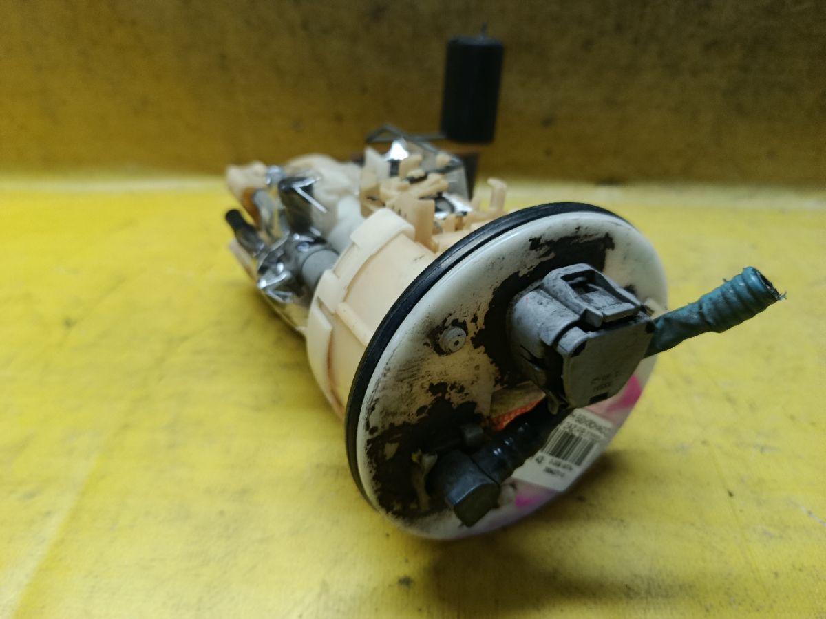 Бензонасос 77020-28040 на Toyota Alphard ANH15W 2AZ-FE Фото 2
