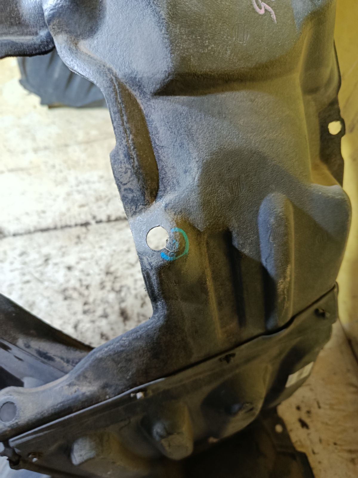 Подкрылок 53846-58020, 53845-58020, 53876-58010, 53875-58010 на Toyota Alphard MNH15W 1MZ-FE Фото 7