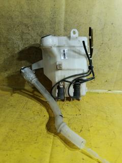 Бачок омывателя 85315-58010 на Toyota Alphard MNH15W Фото 3