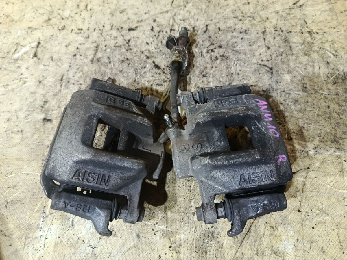 Суппорт на Toyota Isis ANM10G 1AZ-FSE Фото 3