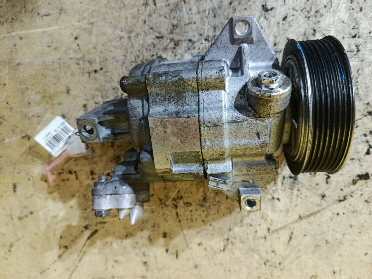 Компрессор кондиционера 92600-ED00A на Nissan Tiida C11 HR15DE Фото 3