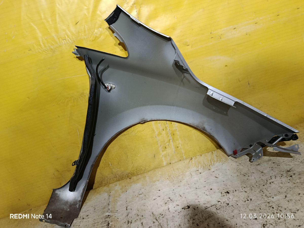 Крыло переднее на Nissan Leaf AZE0 Фото 9