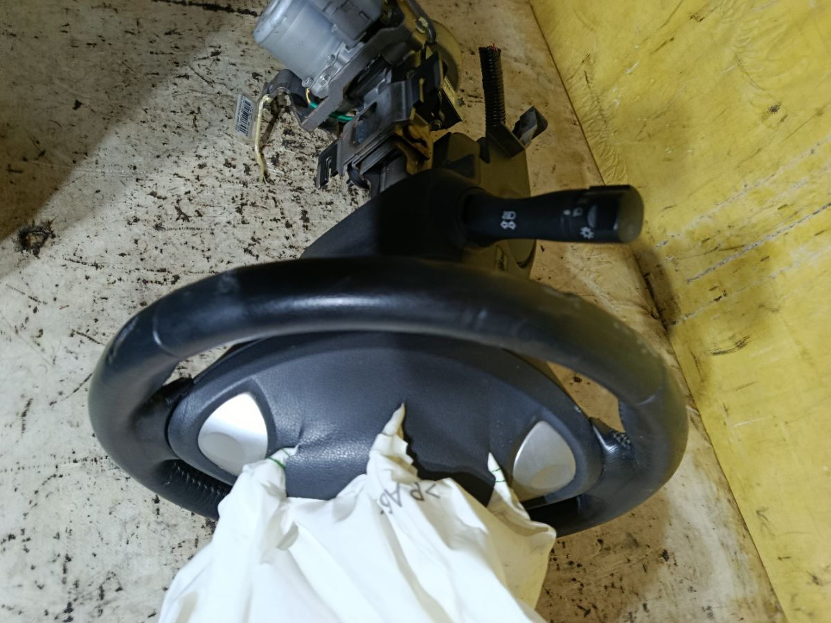 Рулевая колонка на Nissan Leaf AZE0 Фото 5