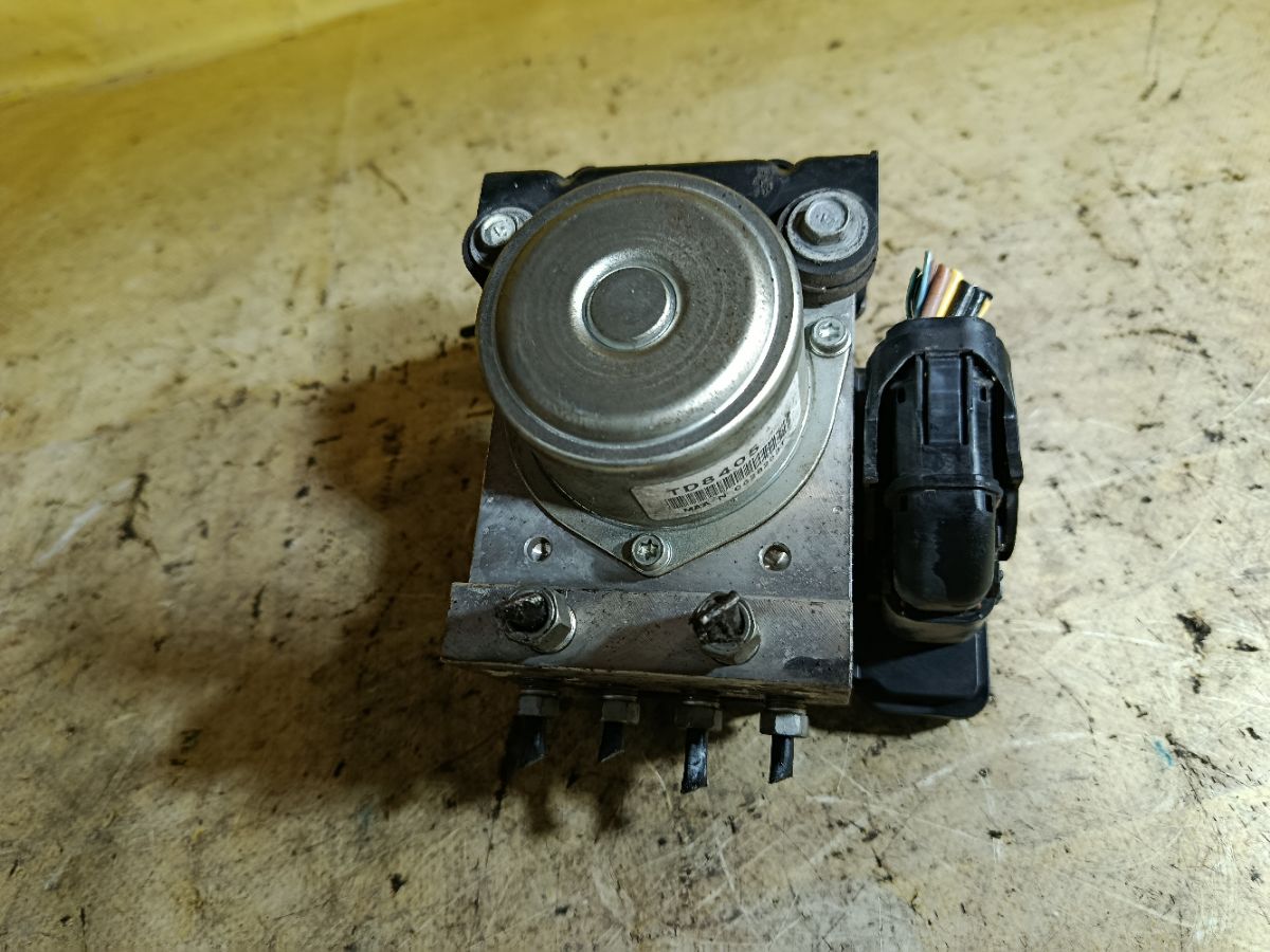 Блок ABS 47660-JH01D на Nissan X-Trail NT31 MR20DE Фото 2