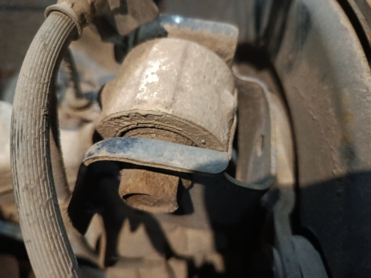 Балка подвески на Nissan X-Trail NT31 MR20DE Фото 8