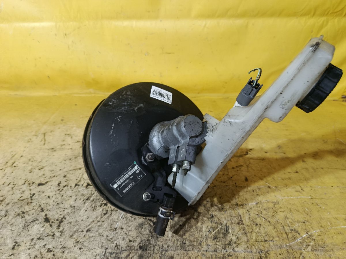 Главный тормозной цилиндр на Mazda Verisa DC5W ZY-VE Фото 3