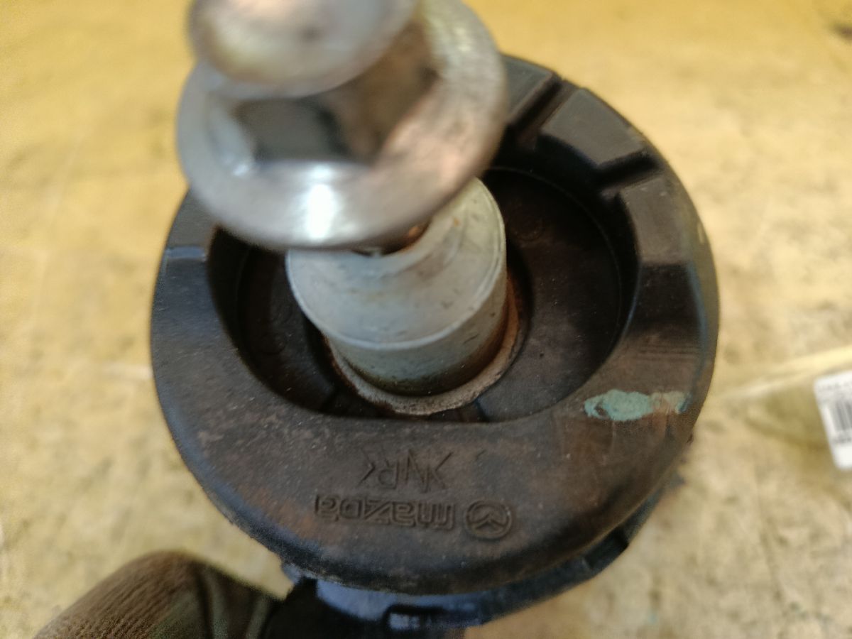 Подушка двигателя на Mazda Atenza GHEFP LF Фото 3