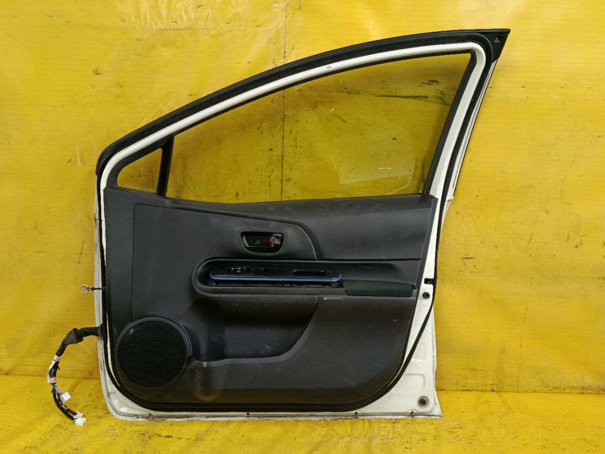 Дверь боковая на Toyota Aqua NHP10 Фото 7