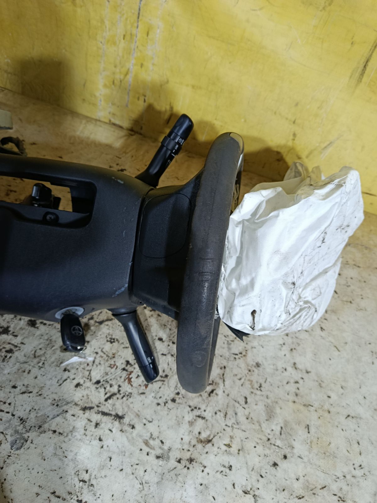 Рулевая колонка на Toyota Aqua NHP10 Фото 6