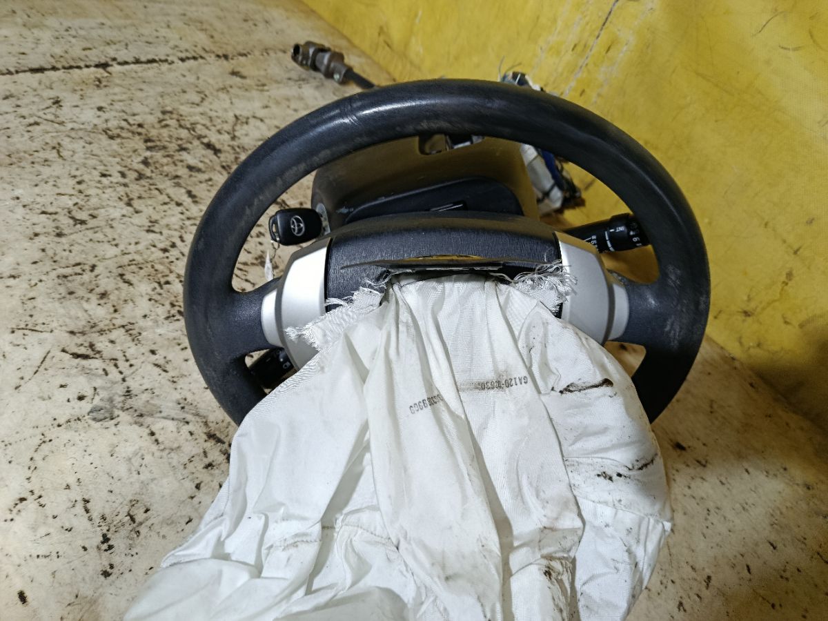 Рулевая колонка на Toyota Aqua NHP10 Фото 7