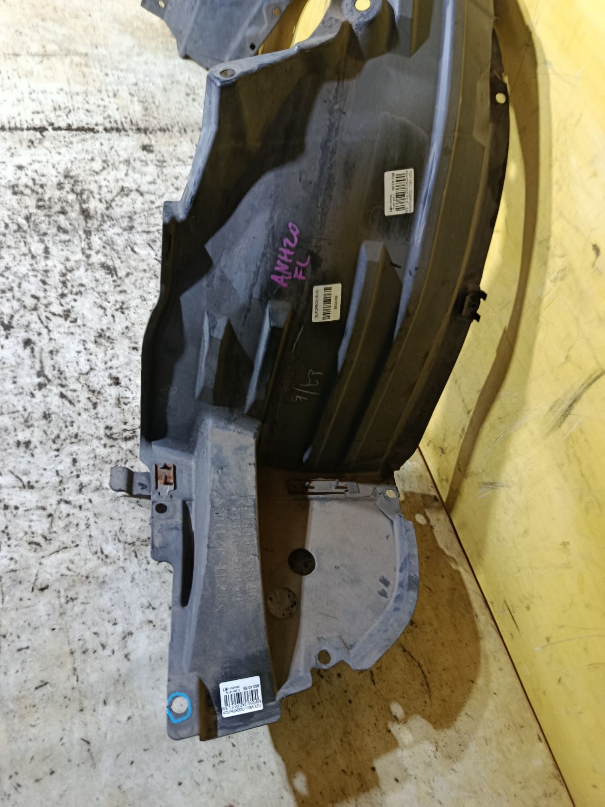 Подкрылок 53806-58040 на Toyota Vellfire ANH20W 2AZ-FE Фото 4