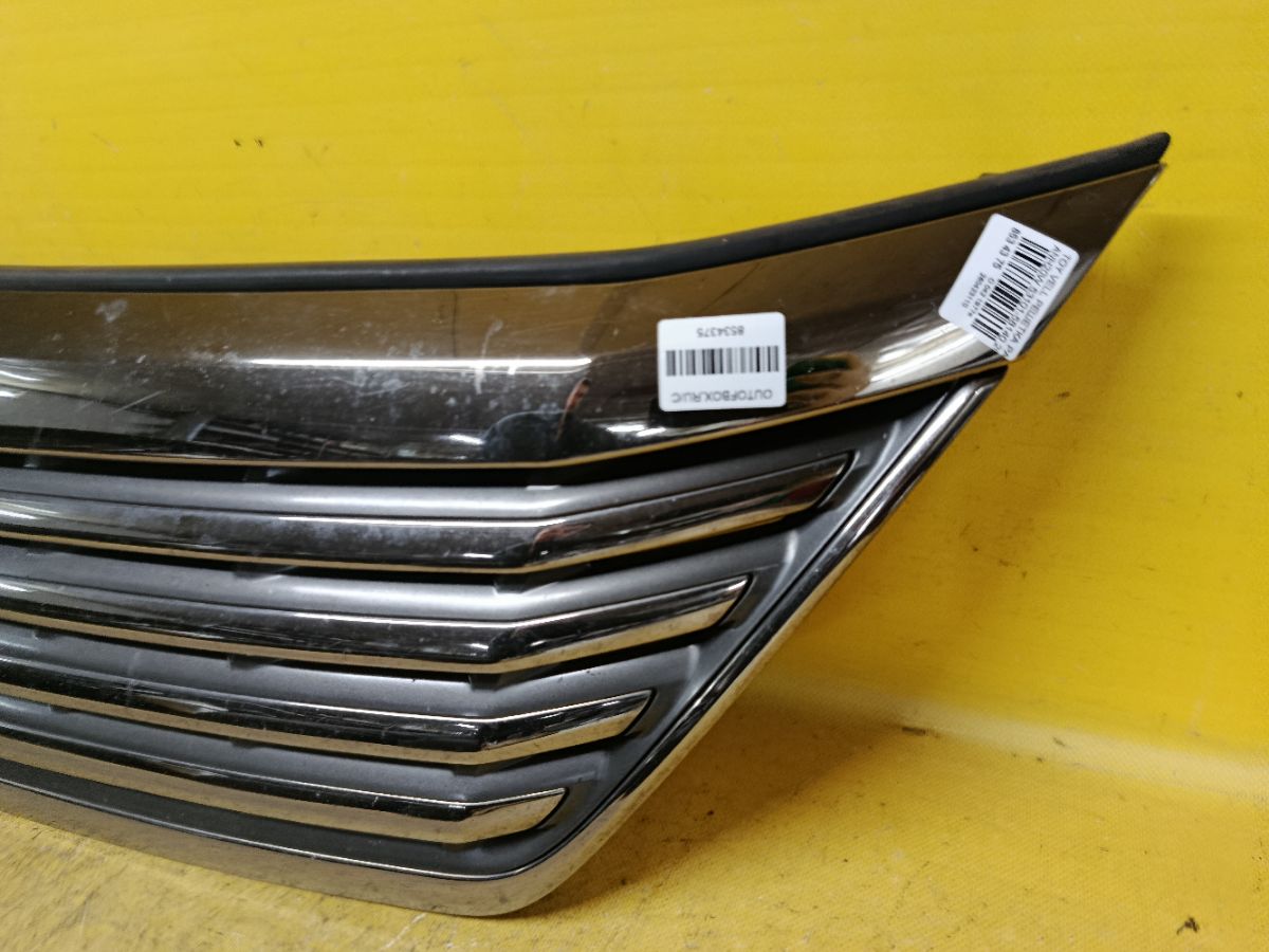 Решетка радиатора 53101-58140 на Toyota Vellfire ANH20W Фото 5