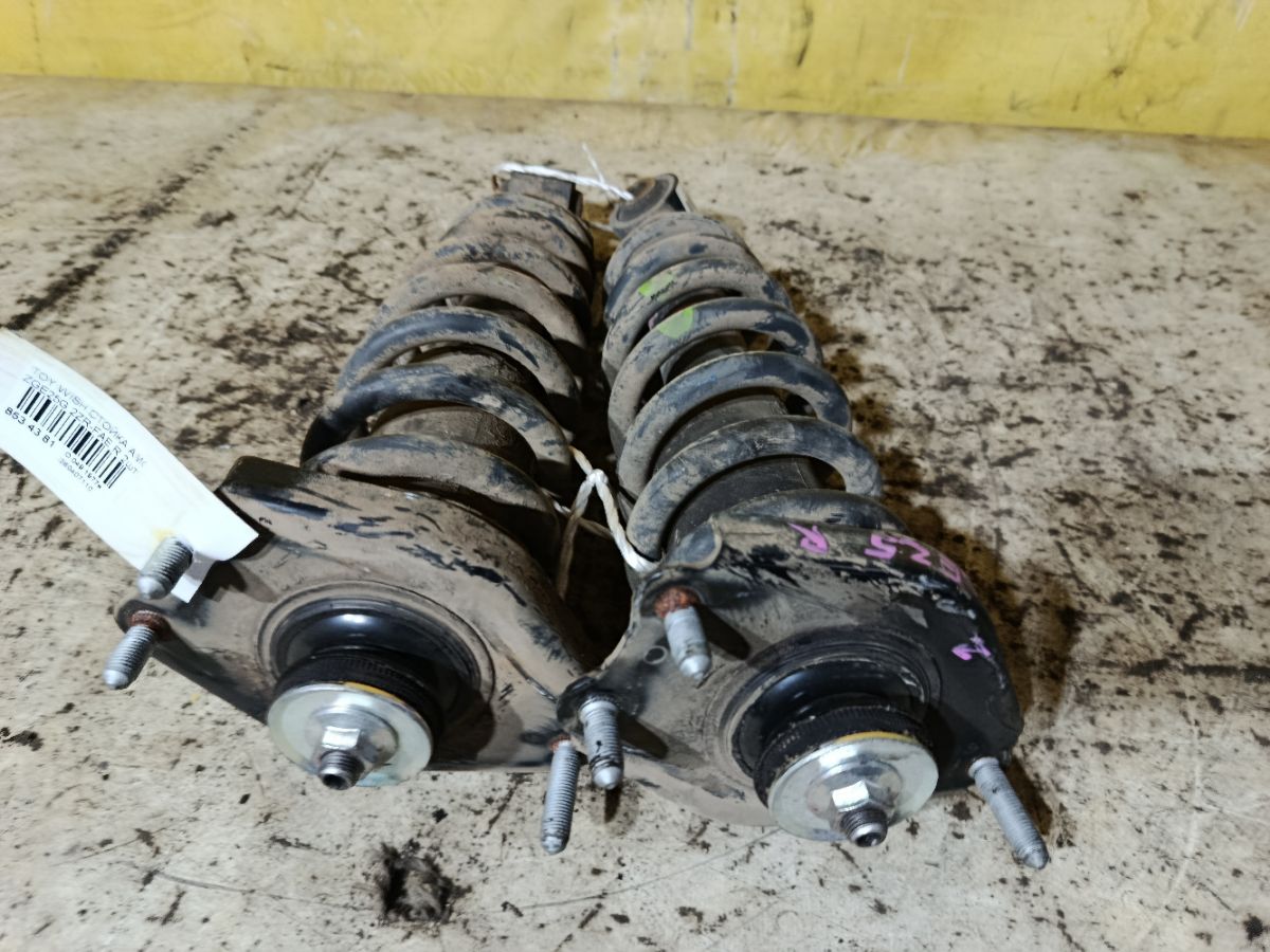 Стойка амортизатора на Toyota Wish ZGE25G 2ZR-FAE Фото 6