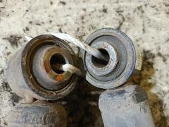 Стойка амортизатора на Toyota Wish ZGE25G 2ZR-FAE Фото 5