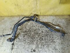 Заливная горловина топливного бака на Toyota Wish ZGE25G 2ZR-FAE Фото 3