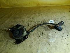 Крепление запасного колеса на Toyota Wish ZGE25G Фото 3