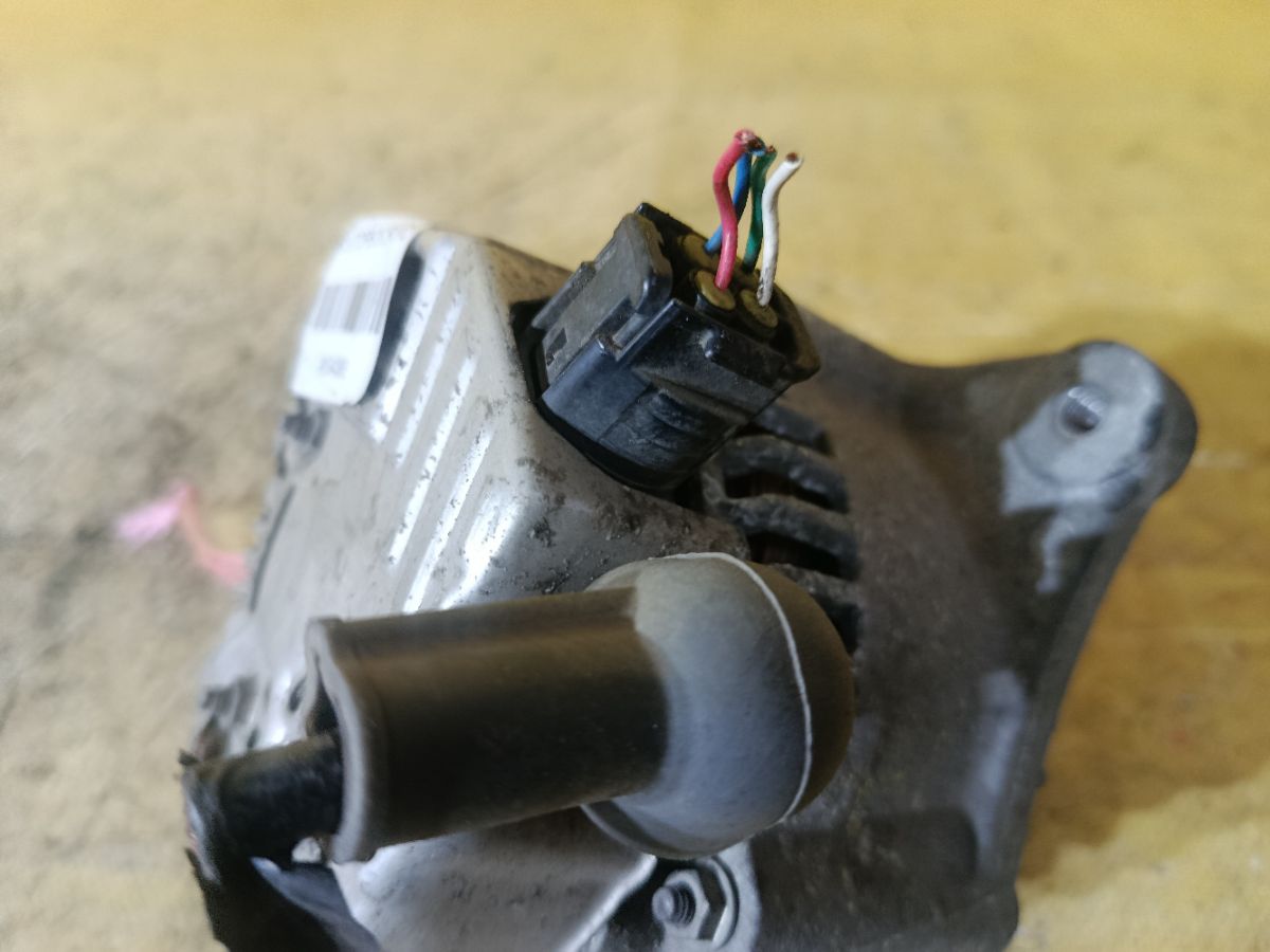 Генератор 27060-B2070 на Daihatsu Move LA100S KF-VE Фото 4