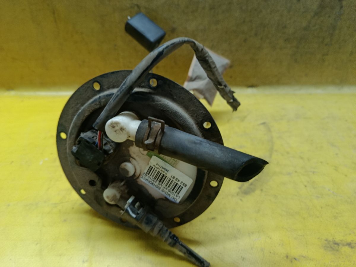 Бензонасос 23210-B2221 на Daihatsu Move LA100S KF-VE Фото 2