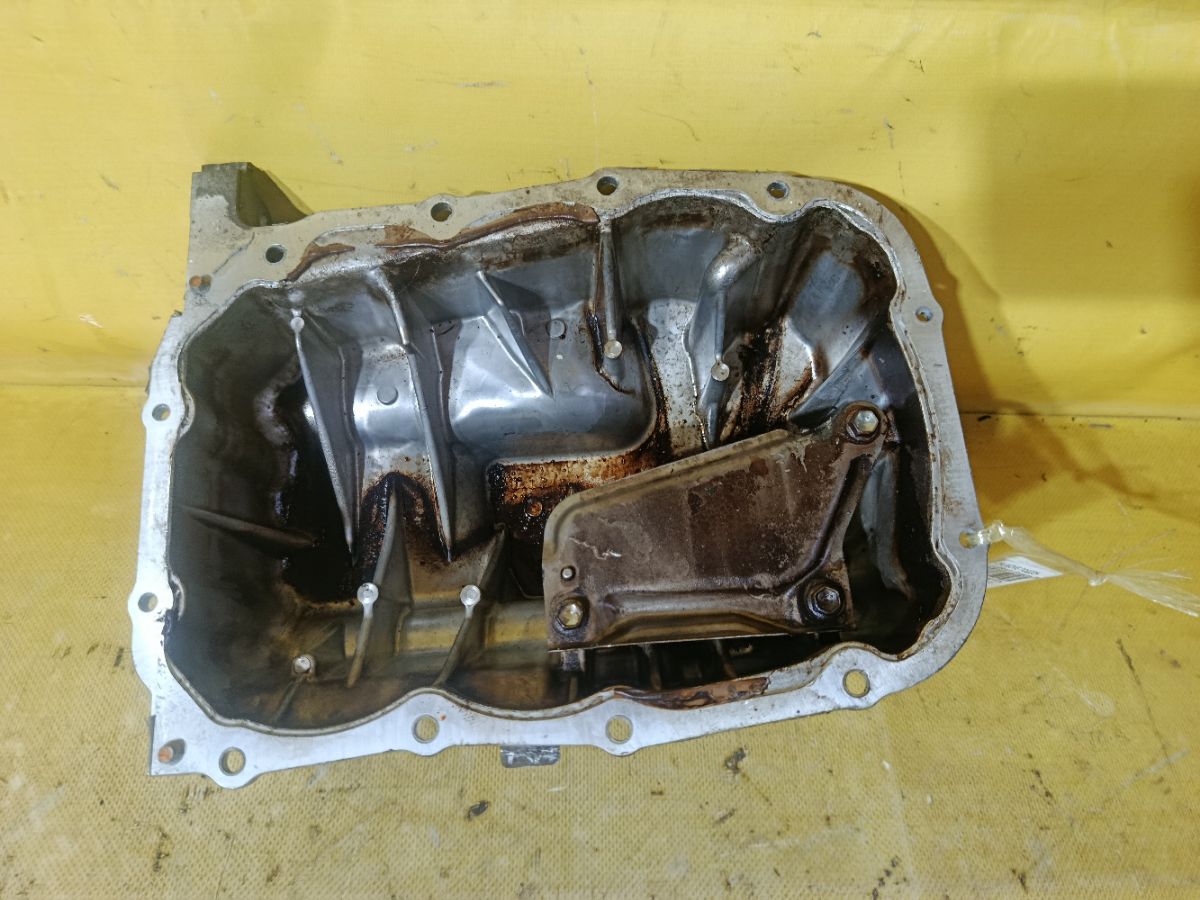 Поддон на Daihatsu Move LA100S KF-VE Фото 2