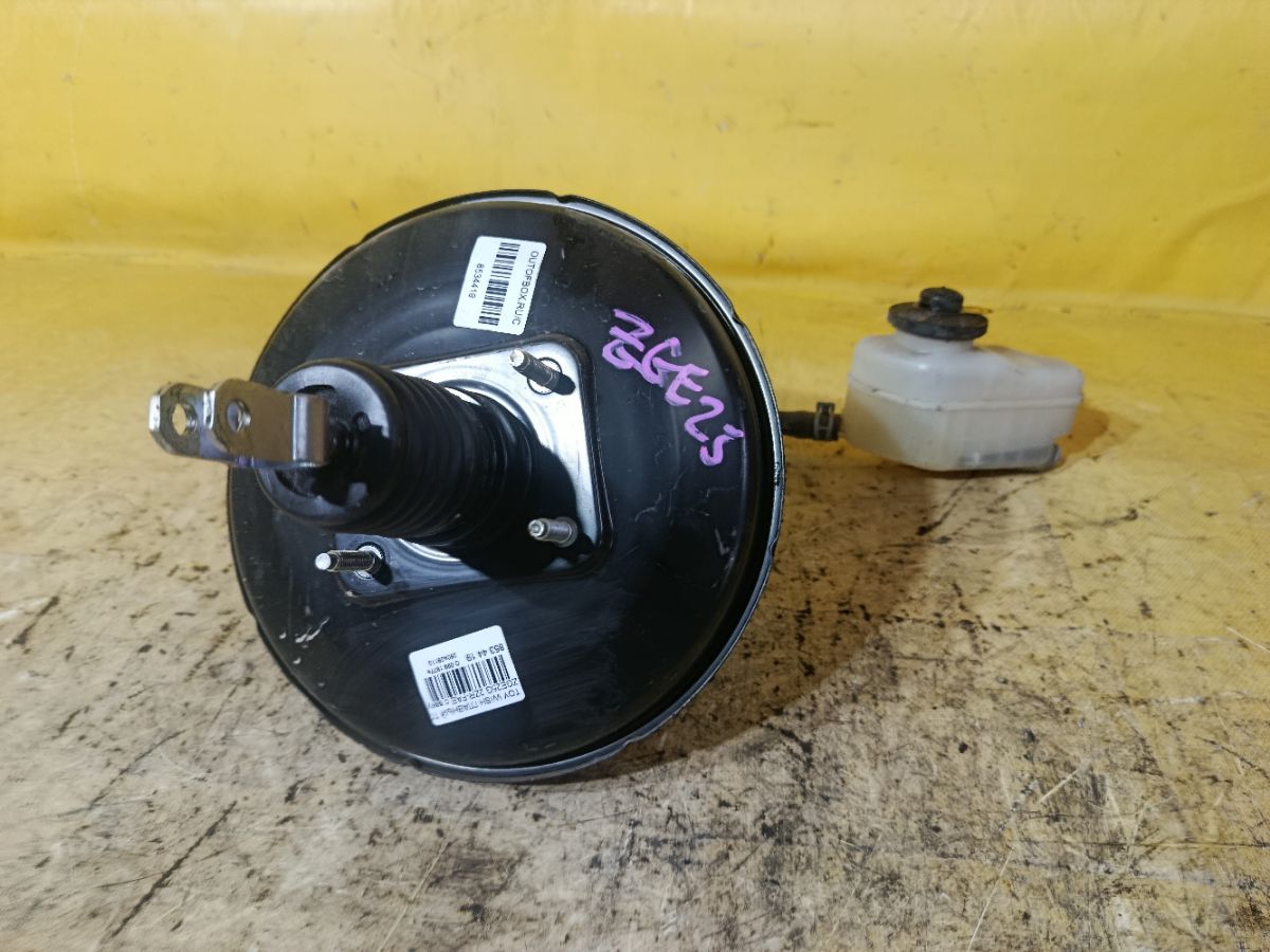 Главный тормозной цилиндр на Toyota Wish ZGE25G 2ZR-FAE Фото 4