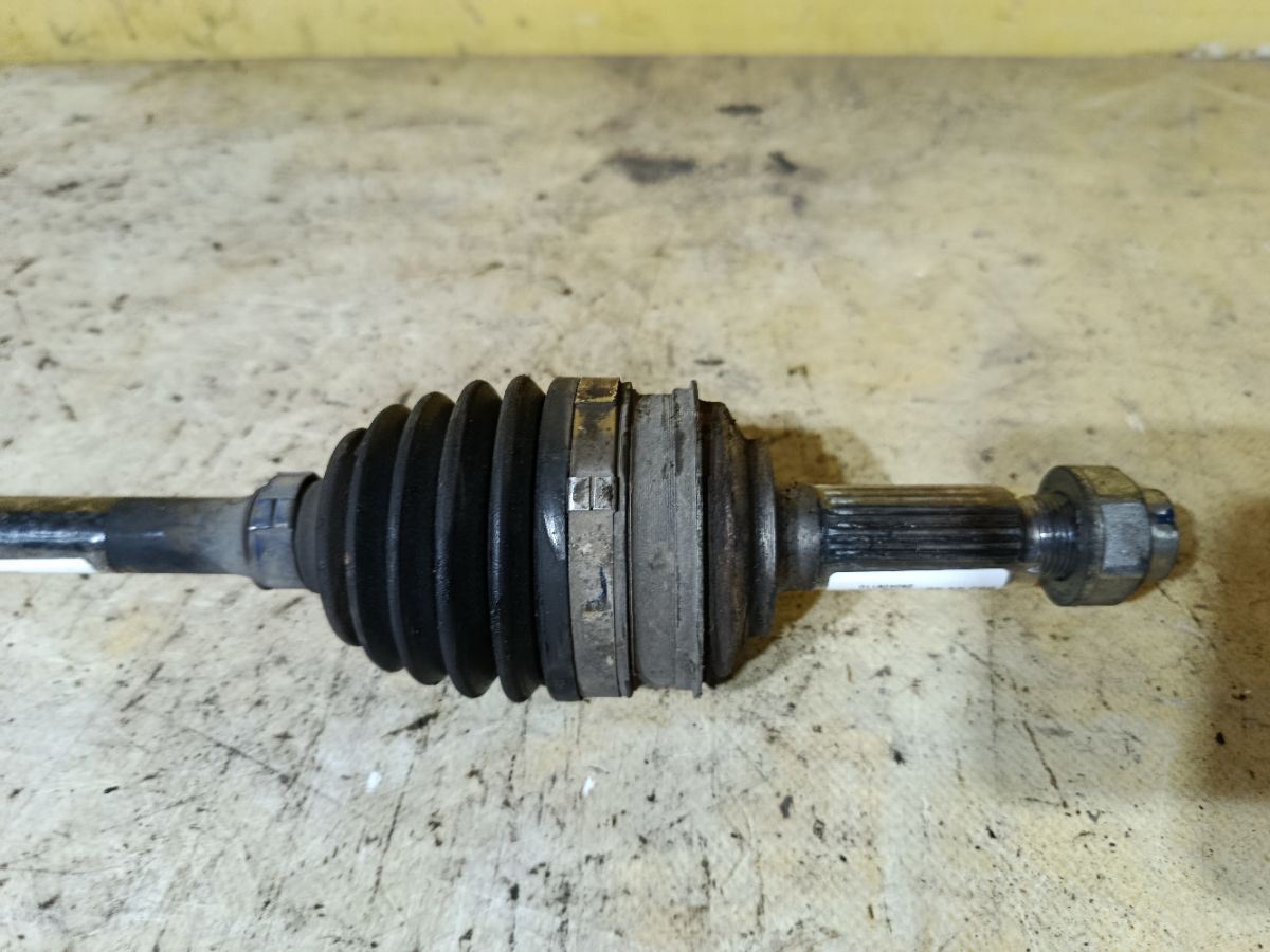 Привод на Daihatsu Move LA100S KF-VE Фото 3