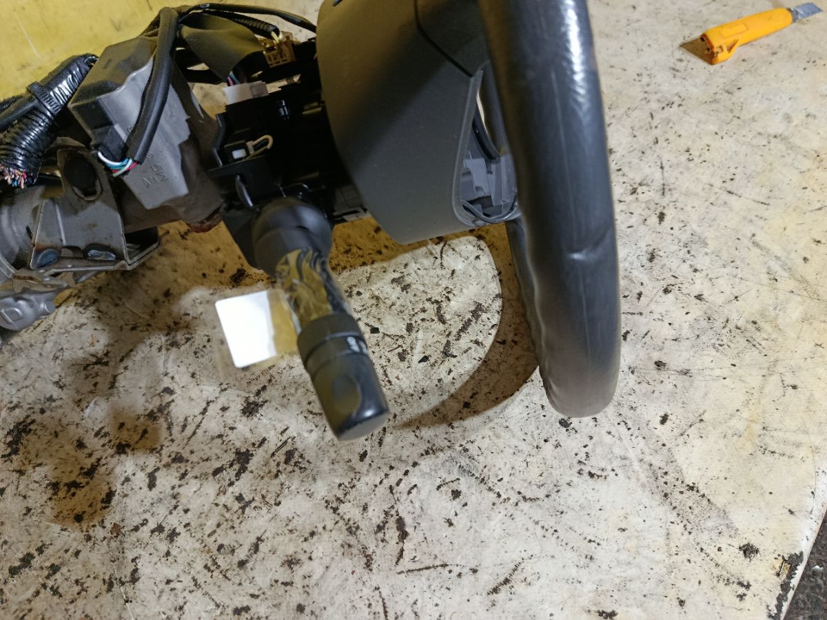 Рулевая колонка на Daihatsu Move LA100S Фото 3