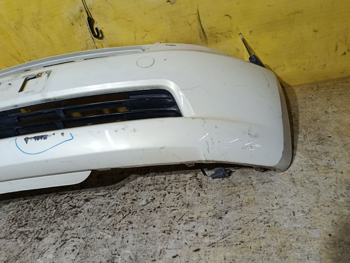 Бампер 52119-B1010 на Toyota Passo KGC10 Фото 8