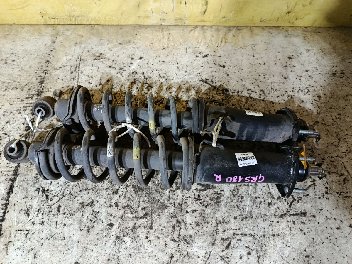 Стойка амортизатора 48530-30492 на Toyota Crown GRS180 4GR-FSE Фото 2