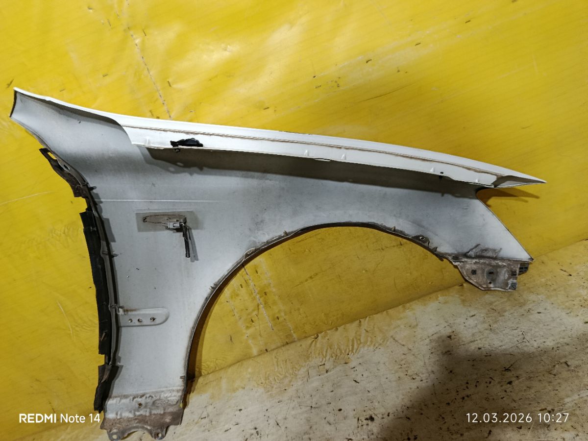 Крыло переднее на Toyota Crown GRS180 Фото 6