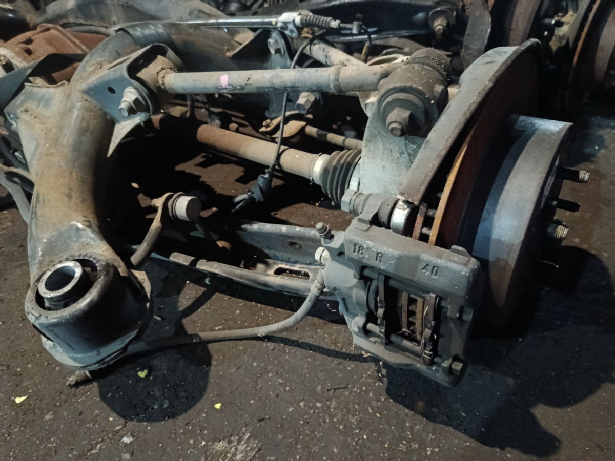 Балка подвески 51206-30080 на Toyota Crown GRS180 4GR-FSE Фото 4