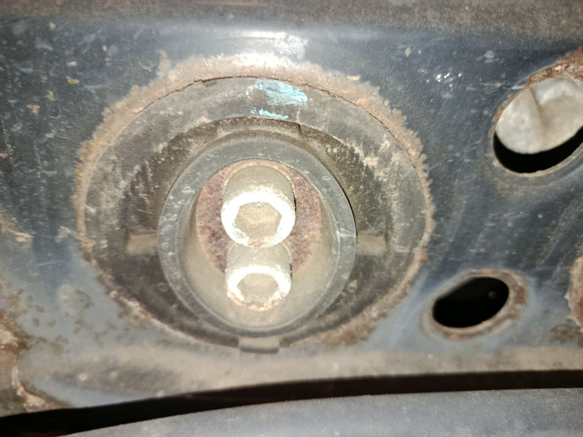 Балка подвески 51206-30080 на Toyota Crown GRS180 4GR-FSE Фото 9