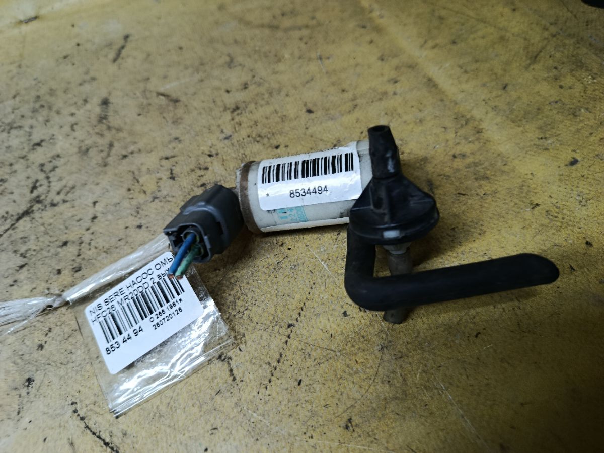 Насос омывателя стекла на Nissan Serena HFC26 MR20DD Фото 2