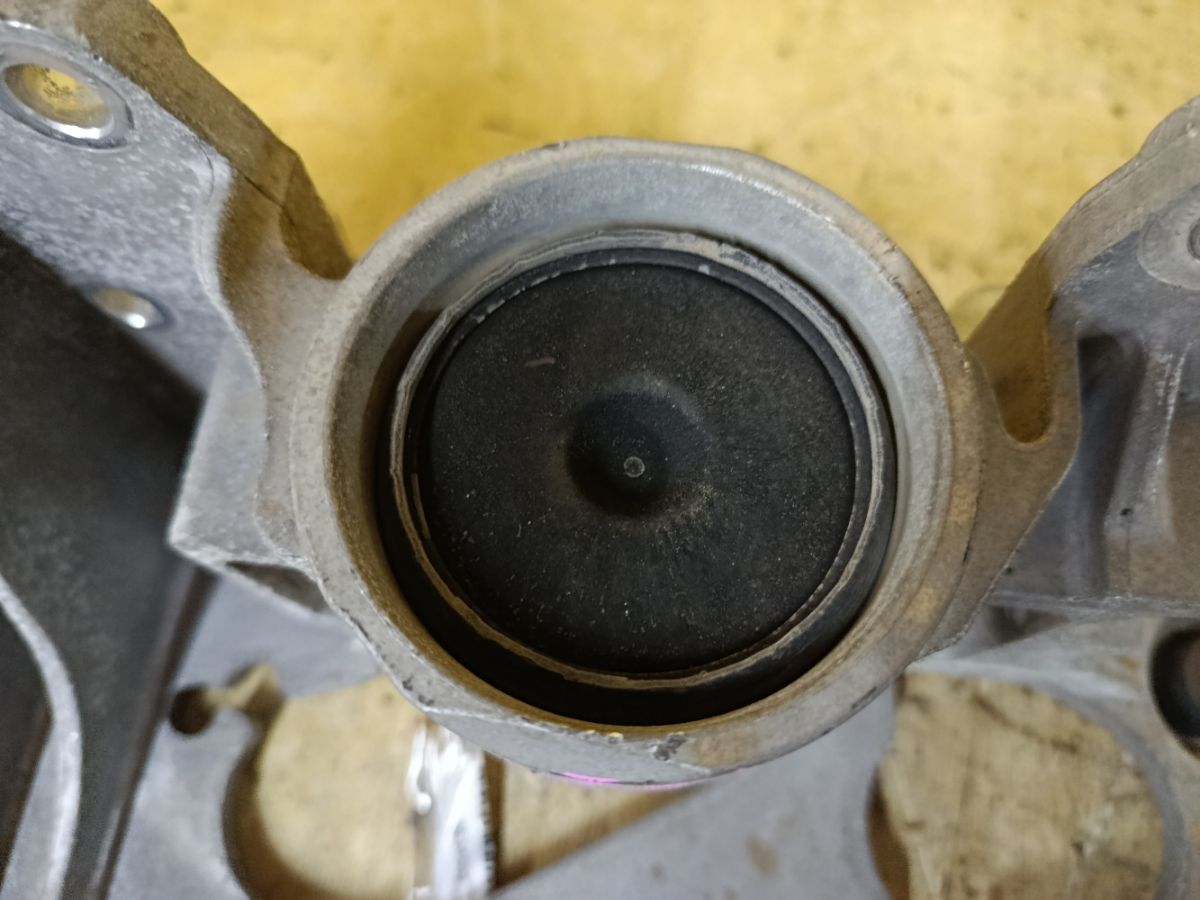 Подушка двигателя на Nissan Serena HFC26 MR20DD Фото 4