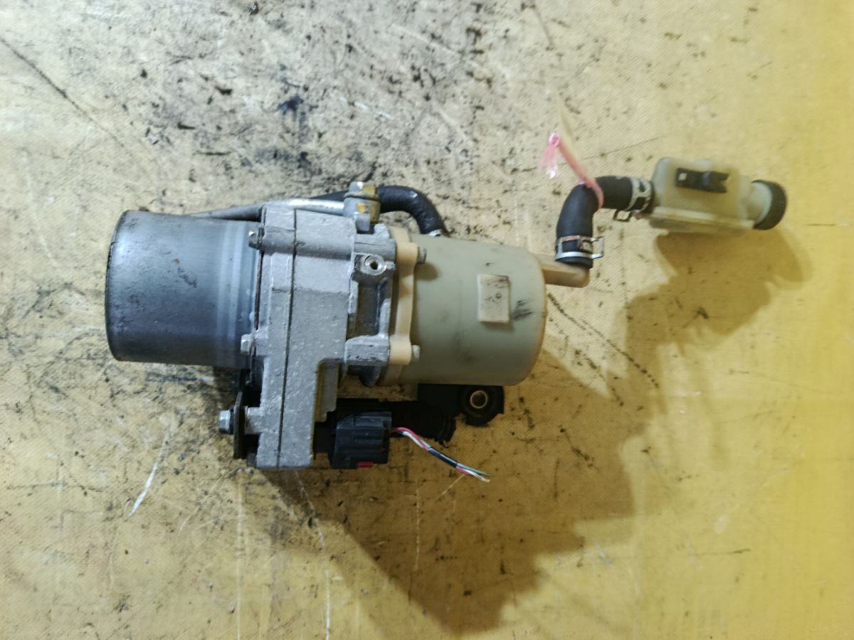 Насос гидроусилителя на Mazda Axela BL5FW ZY-VE Фото 4