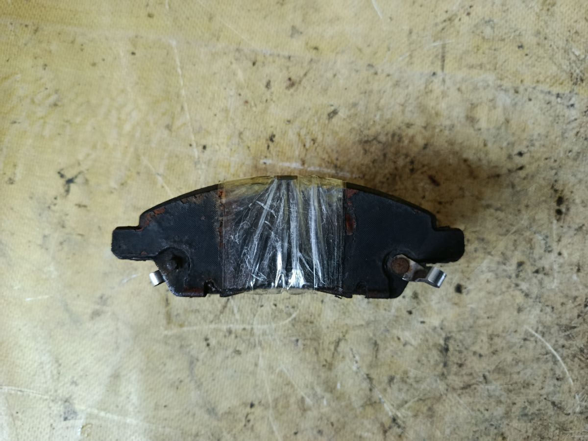 Тормозные колодки на Nissan Note E12 HR12DDR Фото 5