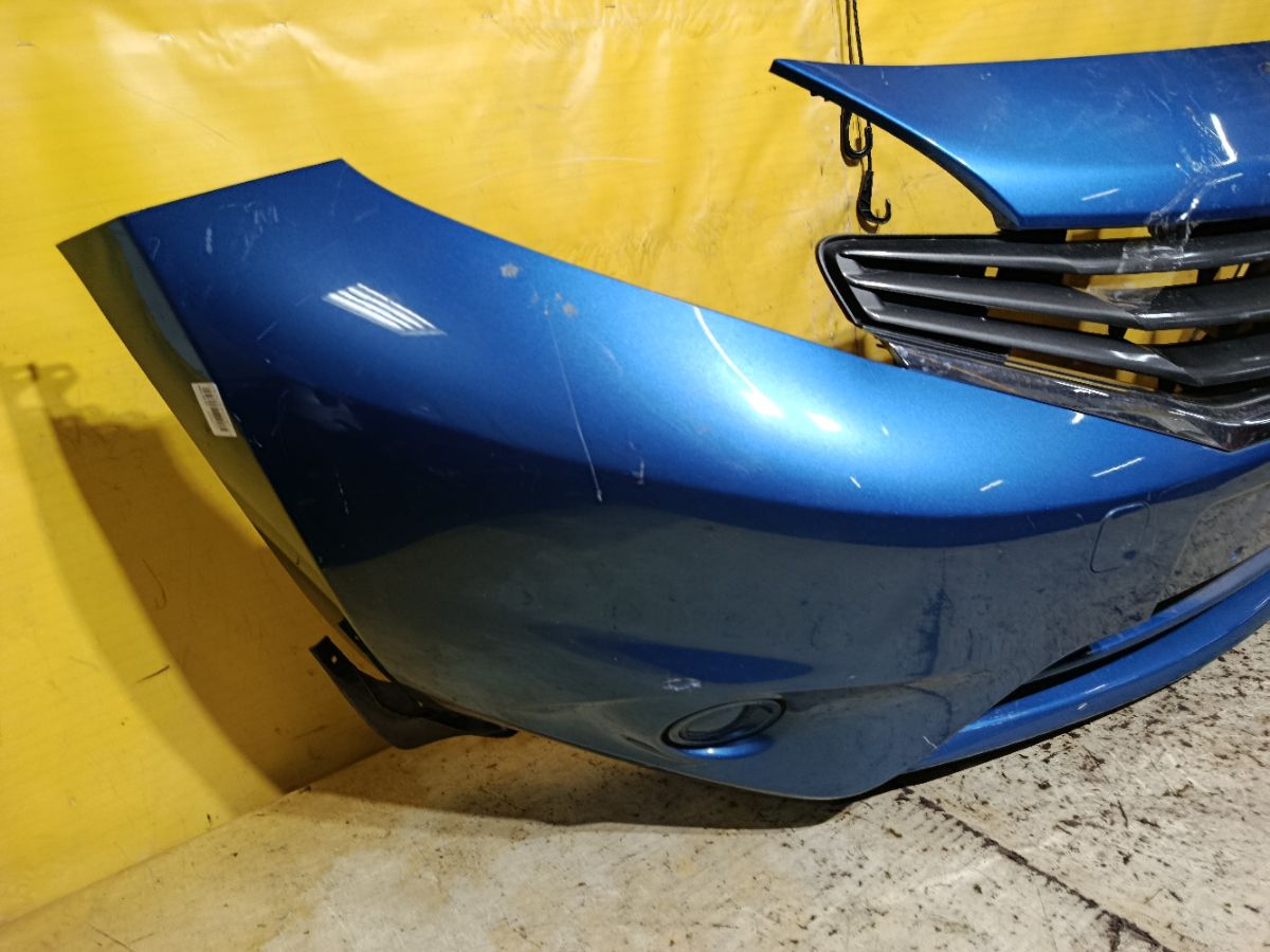 Бампер 62022-3VA0H на Nissan Note E12 Фото 7