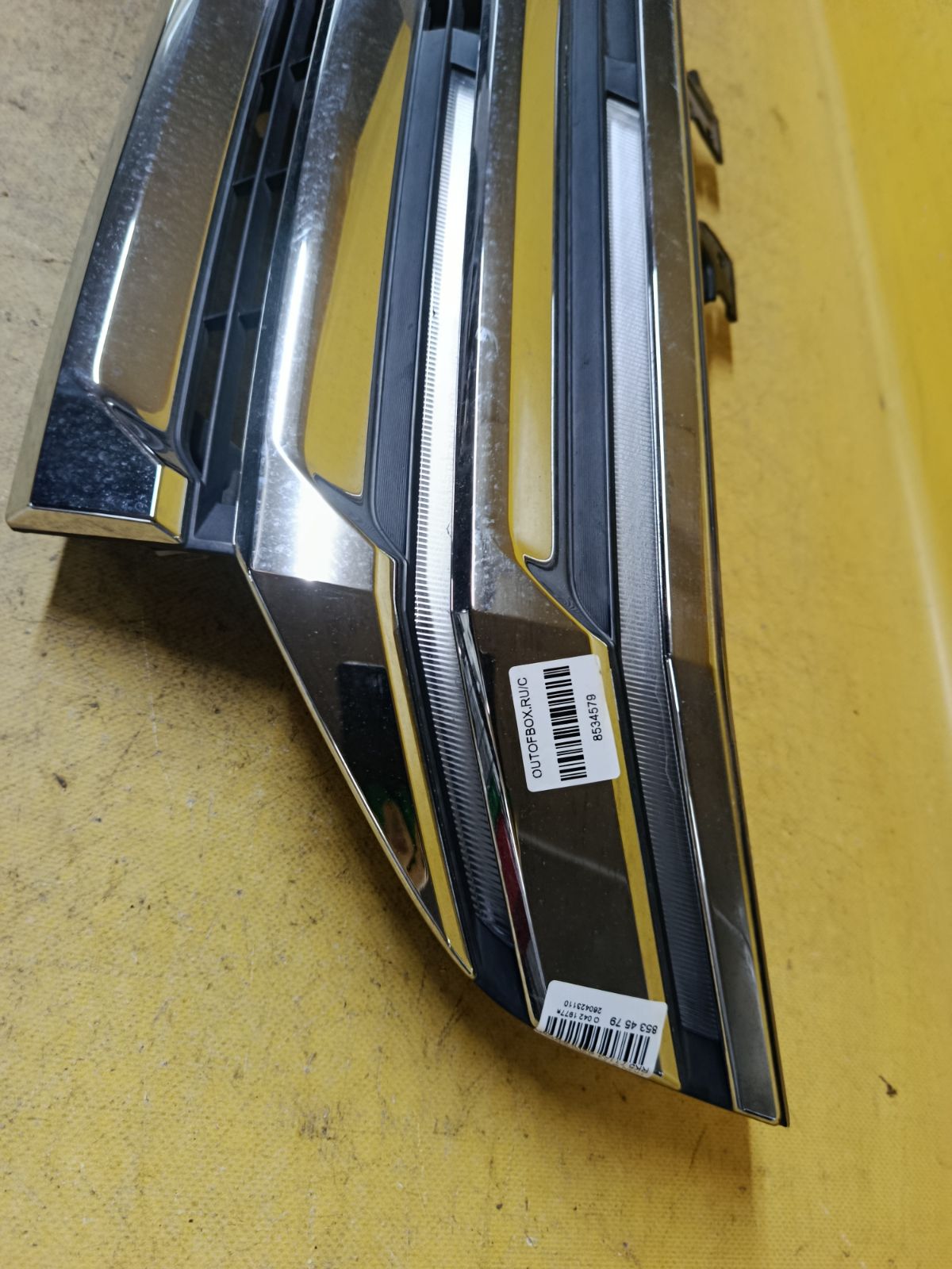 Решетка радиатора 71123-SZW-N01-M1 на Honda Stepwgn RK5 Фото 4
