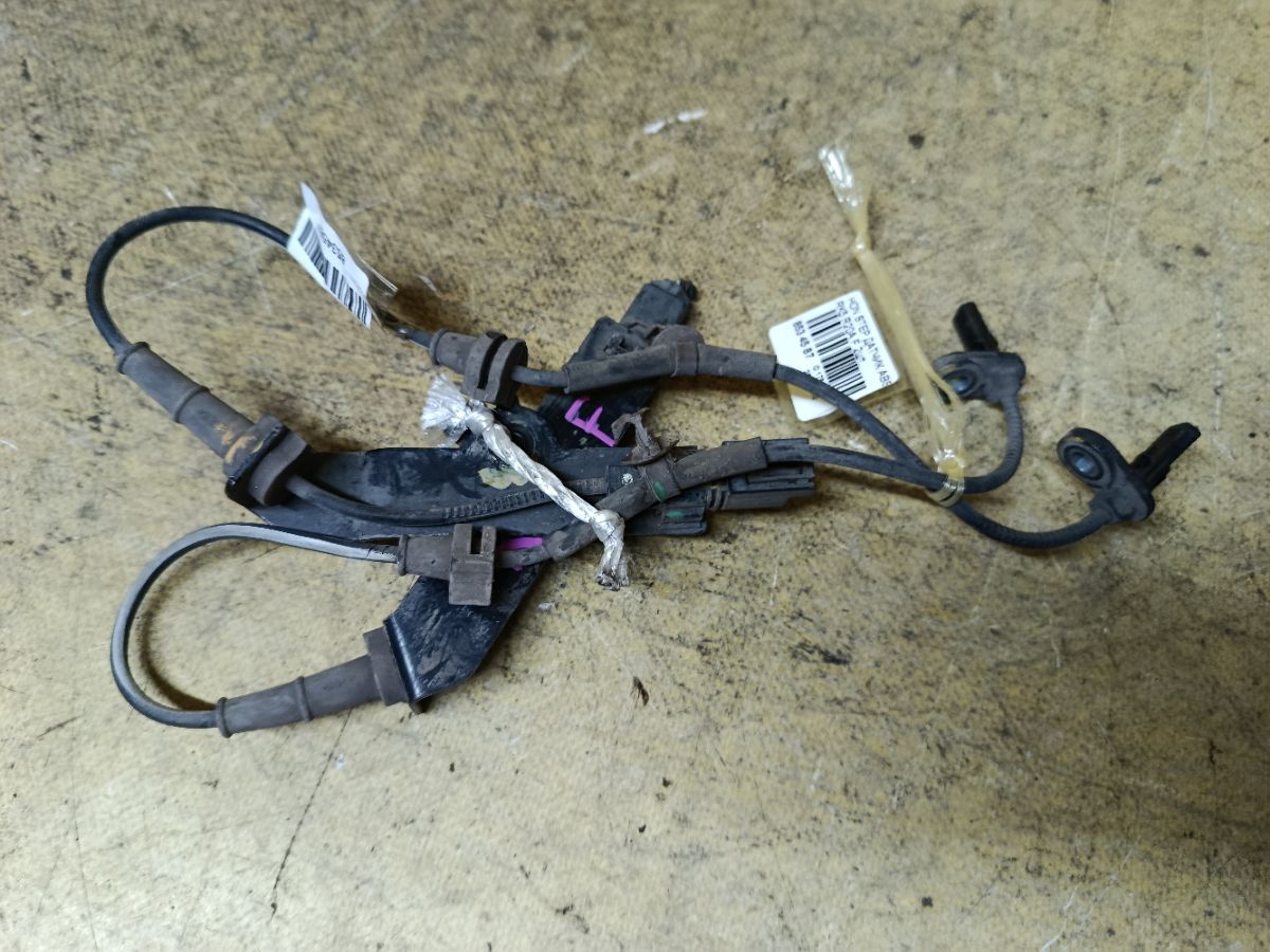 Датчик ABS на Honda Stepwgn RK5 R20A Фото 3