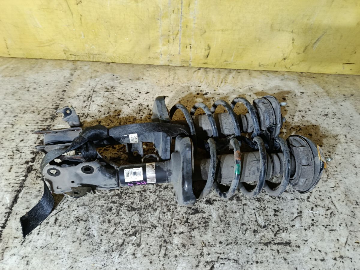 Стойка амортизатора на Honda Stepwgn RK5 R20A Фото 3