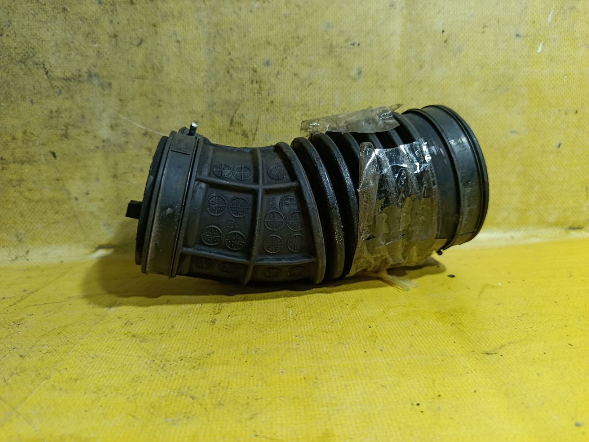 Патрубок воздушн.фильтра на Honda Stepwgn RK5 R20A Фото 3