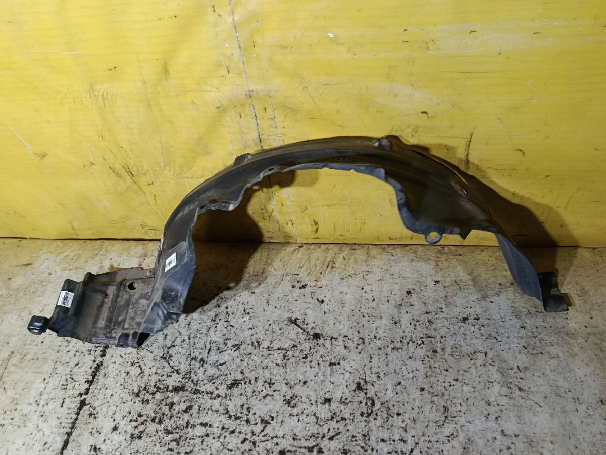 Подкрылок на Nissan Sunny FB15 QG15DE Фото 3