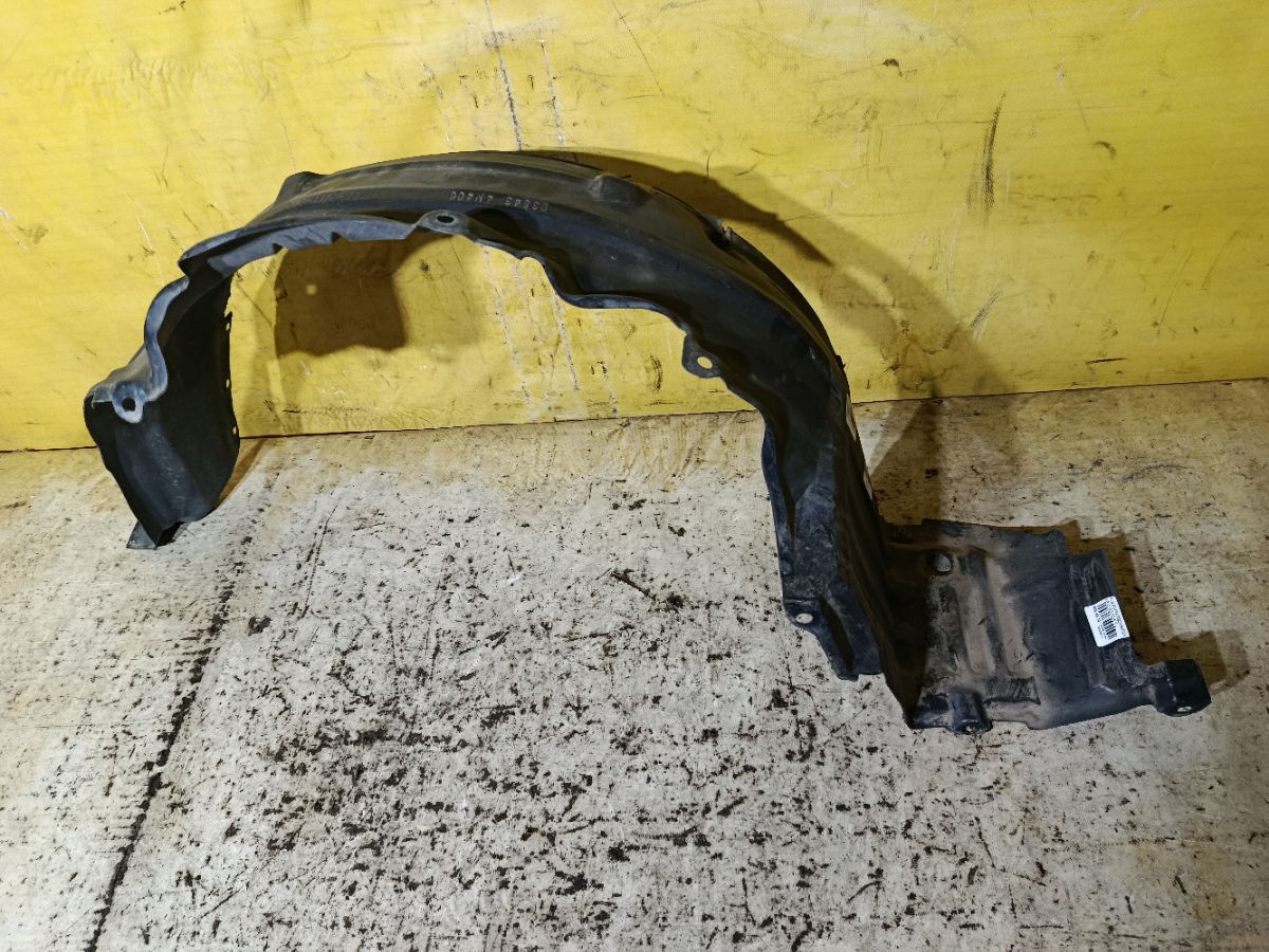Подкрылок на Nissan Sunny FB15 QG15DE Фото 3