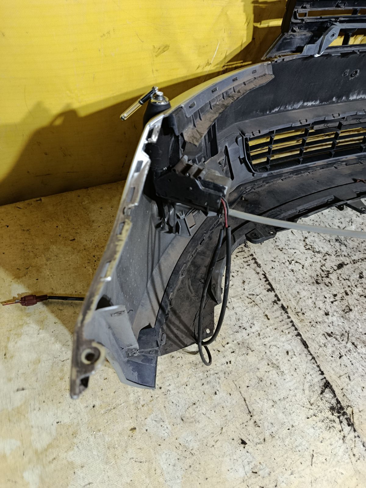 Бампер 1K9807221 на Volkswagen Golf V 1K Фото 13