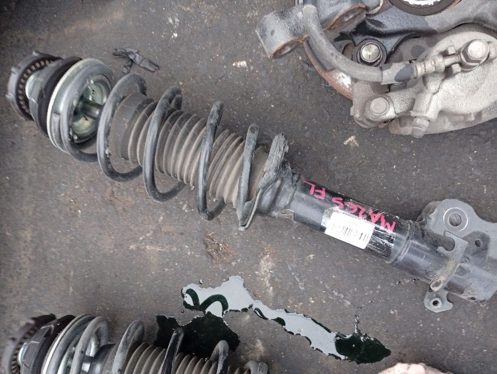 Стойка амортизатора на Suzuki Solio MA26S K12C Фото 1