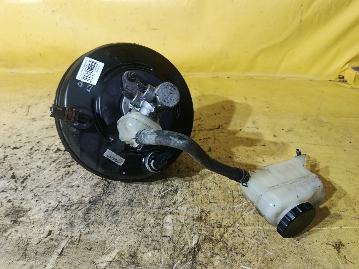 Главный тормозной цилиндр на Toyota Wish ZGE20G 2ZR-FAE Фото 3